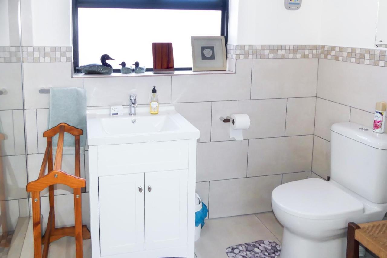 Shalom Self Catering Hotel Kleinmond Exterior photo